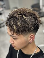 オーバルバイアピッシュ(OVARL by apish)&nbsp;ツイスパ/フェードカット/テーパーフェードメンズパーマ