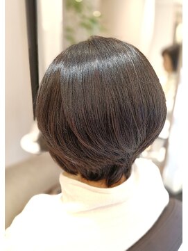 アンベリールフルー(EMBELLIR fleur) 大人のショートボブカットスタイル/40代/50代
