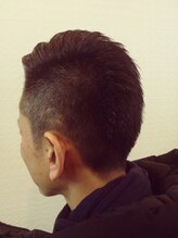 イエローズ ヘアーカットスタジオ(YELLOWS hair cut studio) フェード系アシメ