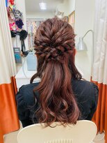ビューティック ハラジュク(Hair&Make Beautique Harajuku)&nbsp;ねじりハーフアップ