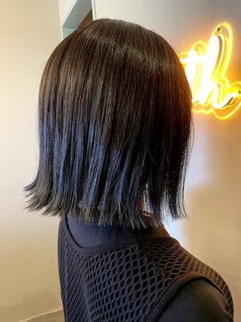 ヒース 姪浜(Heath) 【Heath】 ダークアッシュ ブルーアッシュグレー鎖骨ミディアム