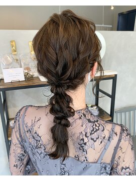 バレッタ(barretta) 編みおろしアレンジ