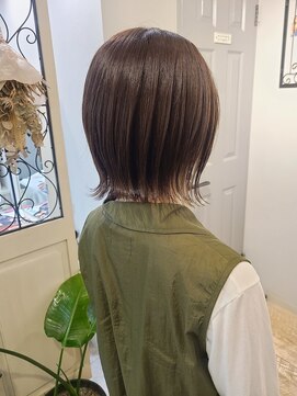 ヘア ケア ディエイチケー(HAIR CARE DHK) 落ち着きあるグレージュの外はねボブ