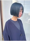 ぱっつんボブでブルーグレージュ/ニュアンスカラー/ぱっつん前髪