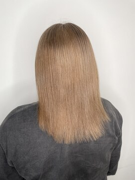 リー 東三国(Lee) ミディアム×ベージュ