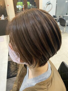クララ バイ マニスオブヘアー(CLALA by Manis of hair) ハイライトショートボブ/艶髪