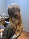 ビジネスロングヘア 重く見えない巻きウェーブデザインパーマ