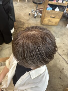 ウィークエンド(WEEKEND) 白髪ぼかし+カット+TR15400円