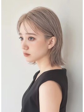 ミシェリー(misherry) #シルバーブロンド#ダメージレスブリーチ#切りっぱなしボブ