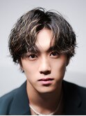 フェザーパーマ/ブルーブラック/刈り上げセンターパート[新宿]