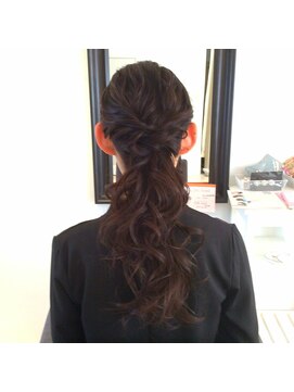 フェリーチェ(Felice) 黒上ハーフアップ　結婚式　二次会　パーティー　ブライダル