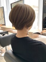 アーロン(aaron)&nbsp;【サロンワーク】外国人風スモーキーベージュ。