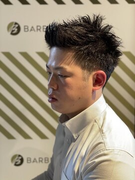 バーバーバー アカバネ(BARBER-BAR AKABANE) 大人のモヒカンショートスタイル【BARBER-BAR】