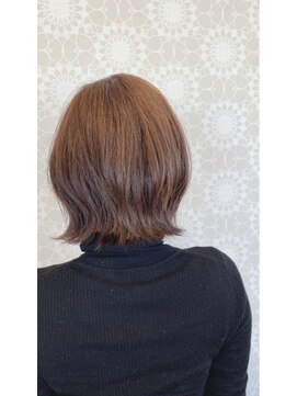 ミネヘアアンドメイク高知店 前下がりボブ