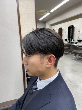 リリ(Liri material care salon by JAPAN) ナチュラルセンターパート