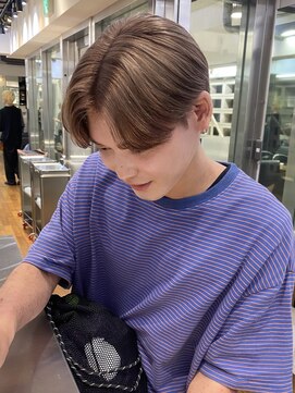 ダブ ギンザ(DaB ginza) メンズカット/メンズヘア/センターパート/ケアブリーチカラー