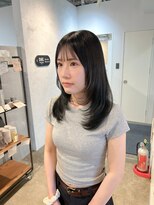 シー.(SHE.)&nbsp;【SHE.】ハッシュカット/レイヤー/地毛風カラー/暗髪