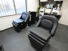 フルフラットで頭も楽です　頭が沈まないシャンプー台です