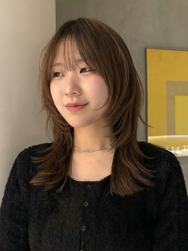 ローエ バイ デコ(Rohe by DECO) ハッシュカット/ミディアムレイヤー/ヘーゼルベージュ