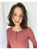 顔まわり可愛いエアリーミディアムヘアー