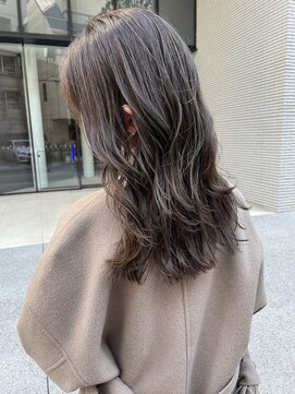 サク(Sac.) 赤み消しクリーミーベージュカラー Sac.栃木優佑