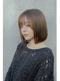 エアリーミディ　ショートパーマ　黒髪　ホワイトアッシュ