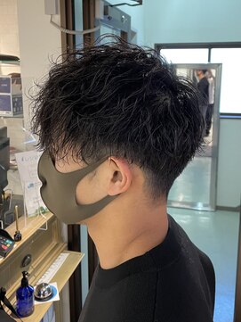 コワファーストナガサキシャンプーボーイ(COIFF1RST NAGASAKI SHAMPOO BOY) 波巻きパーマ×ツイストスパイラル【コワファースト長崎】