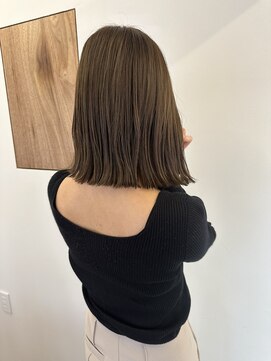 メク(meku) ほんのりオリーブを混ぜたくすみベージュ