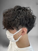 エール(Aile) MEN’SHAIRウルフアッシュブラックカルマパーマベリーショート