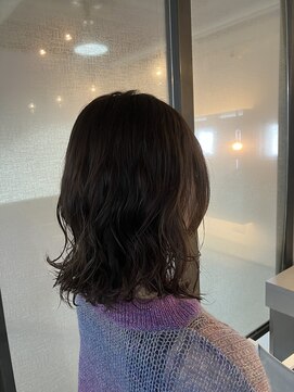 グロウ 丸の内(GLOW) 低ダメージでかけるエアウェーブパーマウェットスタイリング