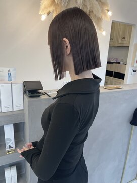 ラボリア(LABO li'a) 切りっぱなしボブ