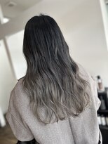 ホットリップ(Hot Lip)&nbsp;コントラストはっきりハイトーンシルバーカラー