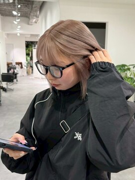 シエラ 南船場(CIERA.) ホワイトグレージュミニウルフデジタルパーマ前下がりボブ