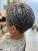 抜け感のシルバーアッシュ