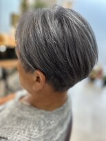 ウェルヘアー(Well hair)&nbsp;抜け感のシルバーアッシュ/30代/40代/50代/オススメ