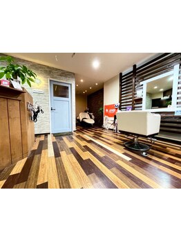 大人女性が気取らずにくつろげるアットホームな雰囲気の入り口◇「ながら美容」も楽しめるrelax salonー。