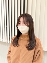 ケリーアン 太田(kelly.un)&nbsp;顔周りレイヤー / くすみベージュ / ミディアムレイヤー