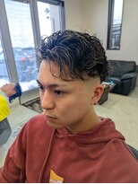 カオル(KAORU) スリックパーマ×ハイフェード×金メッシュ