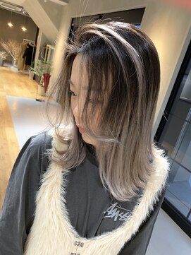 ニキータ(Nikiita) 【nikiita女子】 バレイヤージュ　ホワイトブロンド　 B96792