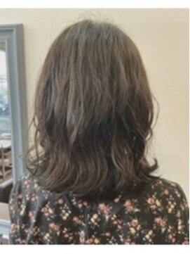 エイム(AIM) ゆるウェーブミディアム/ゆるふわカール