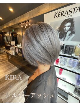 キラ(KIRA) ショート　シルバーアッシュ