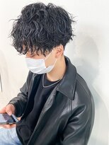 ヒビヲ(HIBIO) 前下がりマッシュ波巻きスパイラルパーマメンズツーブロック横浜