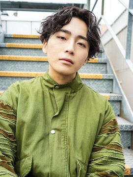 ウェイビーエフティフィフス 横浜西口(WAVEY ft.fifth) 波打ちスパイラルツイストパーマナチュラルツーブロックマッシュ