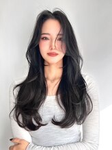 トレンドの韓国ヘア顔周りのデザインで小顔を叶えるお顔まわりデザイン(髪質改善/韓国/顔周り/前髪/岡崎)