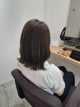 アトレ(attrait) ミディアム×オリーブグレージュ