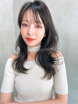 テイラー(Taylor) 【Taylor 大宮】オリーブグレージュ×レイヤーミディ