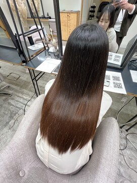 ラヴィエ(RAVIE) 【半田・髪質改善】縮毛矯正/トリートメント/マンツーマン