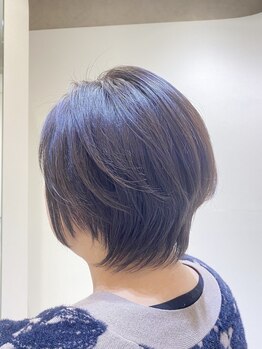 フィリノア(Philino'a)の写真/頭皮に負担のかからない染め方、薬剤を選定。「頭皮から綺麗に」お洒落なカラーと健やかな髪を楽しめる―