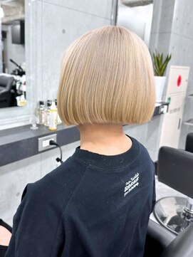 エンディアリング 東銀座(Endearing) ★レイヤーカット イメチェン 美髪 ホワイトブロンド