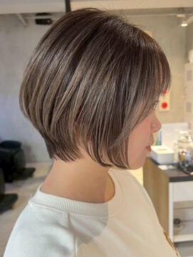 エリマ 横浜西口(elima) 横浜西口コンパクトショートピンクブラウンショートカット30代